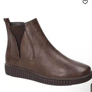 Easy Street Women's Chelsea Brown Ankle Boots